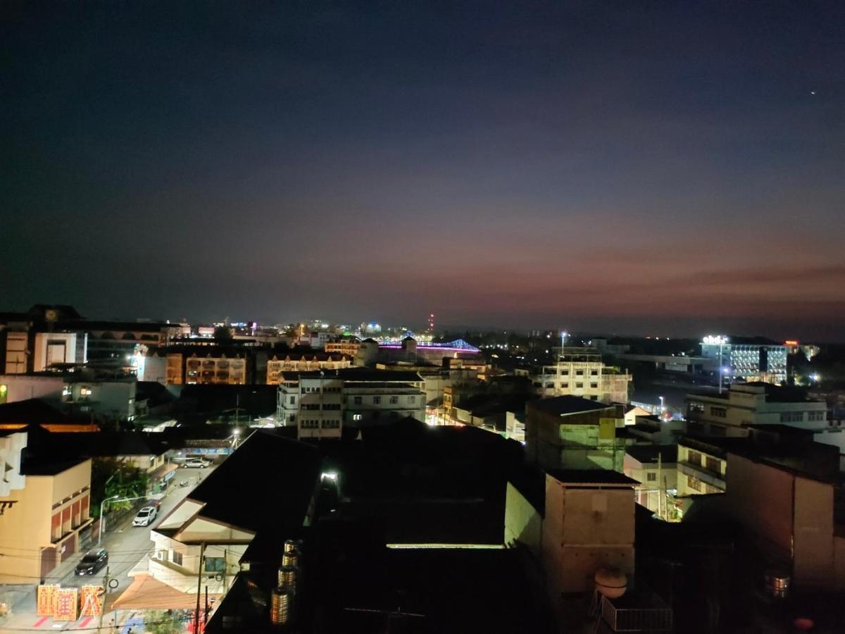 โรงแรม เดอะ ฮาร์เบอร์ ฟรอนต์ โฮเต็ล 2*